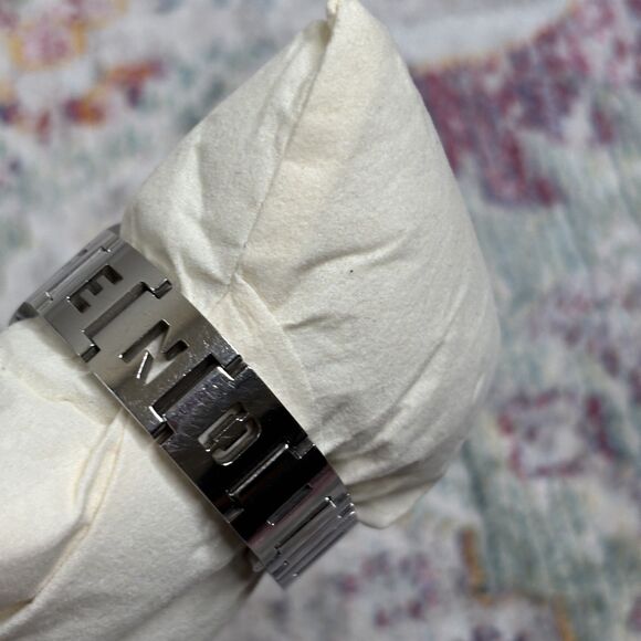 Fendi Orologi 3050L Quartz Watch - Picture 2 of 8